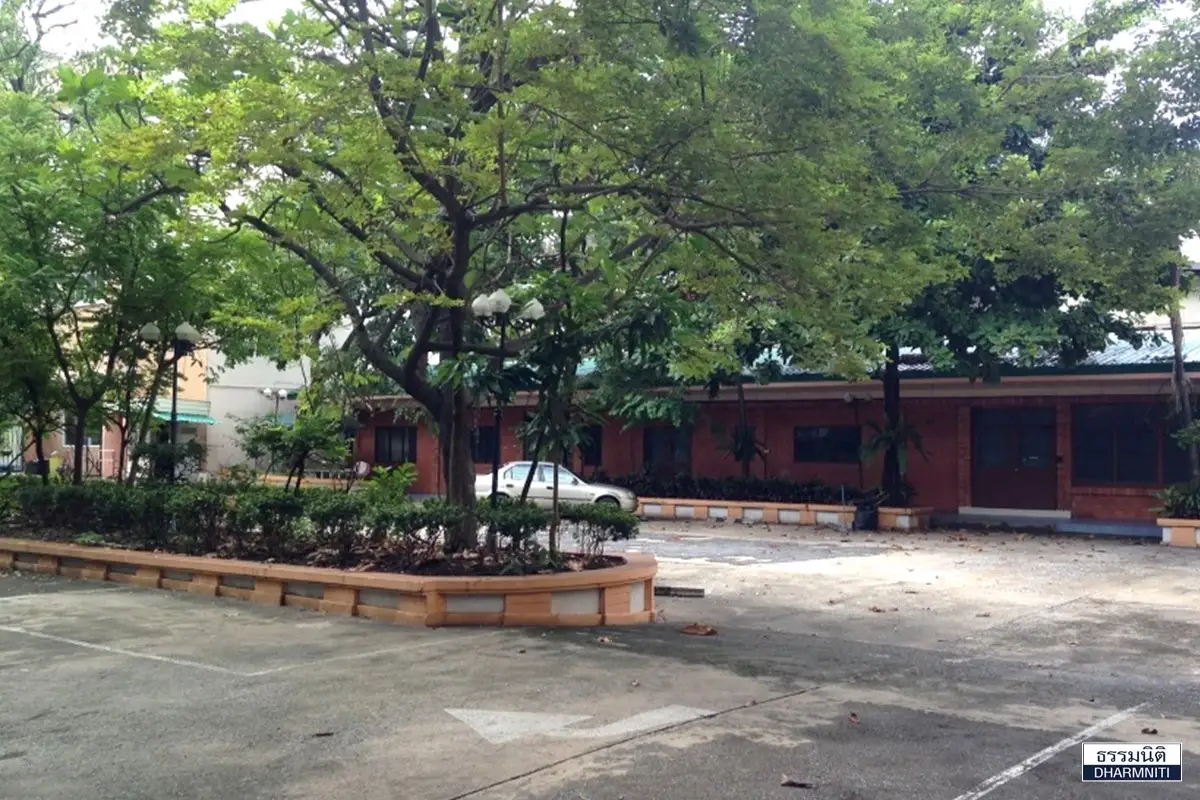 Parking Lot