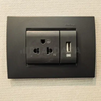 ปลั๊กไฟและช่องเสียบ USB - SIEMENS